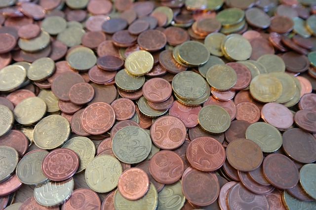 drobné kovové mince, centy